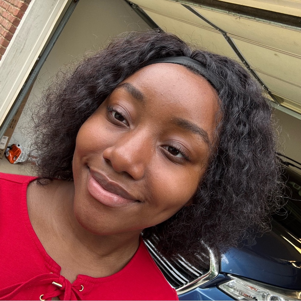 Meet your Posher, Nayla